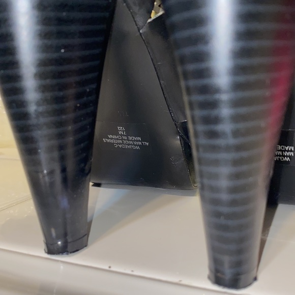 Guess Triangle Open-Toed Buckled/Zippered Heels - Picture 5 of 8